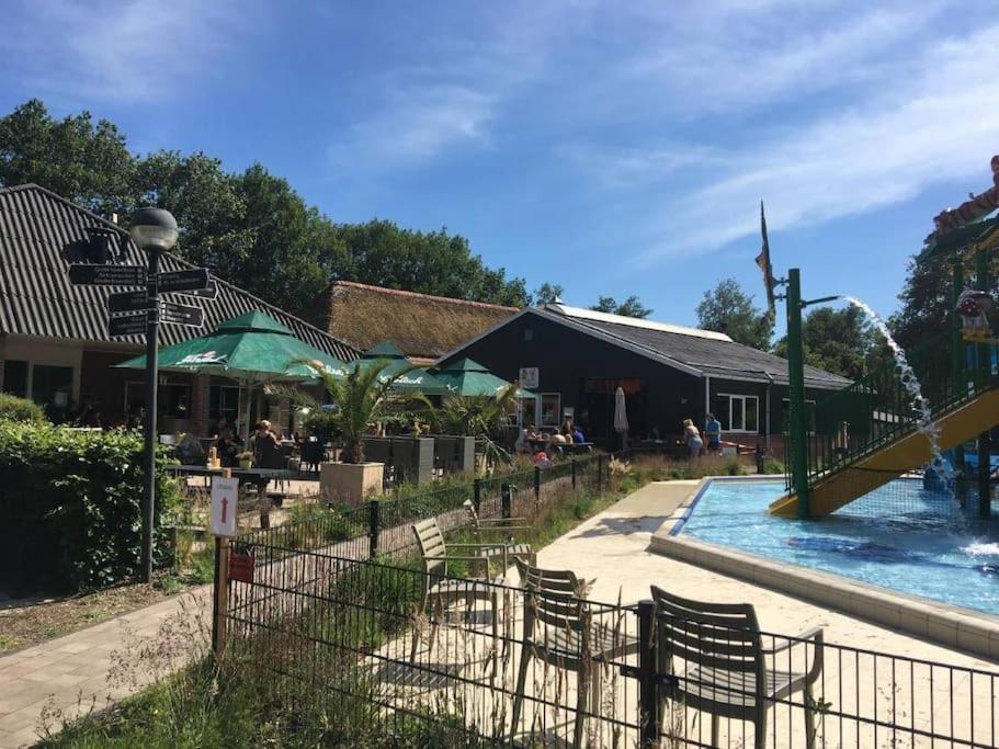 Camping De Pallegarste Chalet 119 Marienberg ภายนอก รูปภาพ